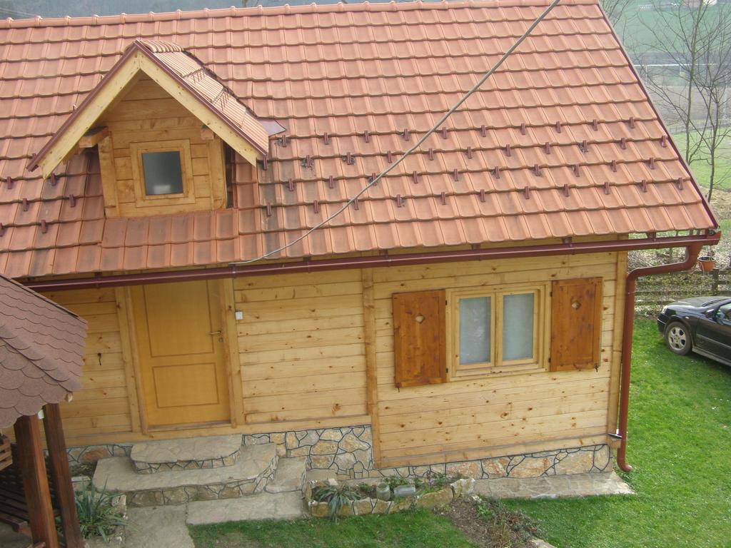 Guesthouse Kuzmanovic กูซา ภายนอก รูปภาพ