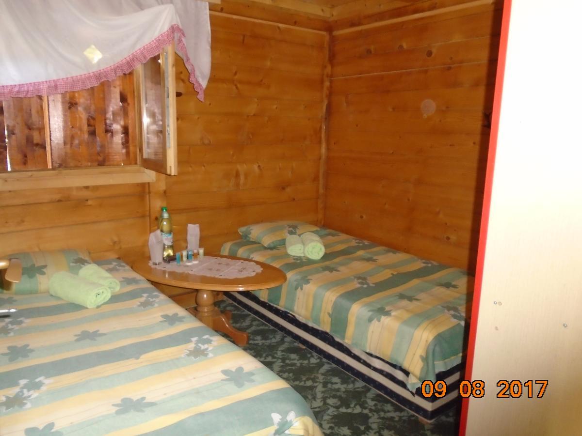 Guesthouse Kuzmanovic กูซา ภายนอก รูปภาพ