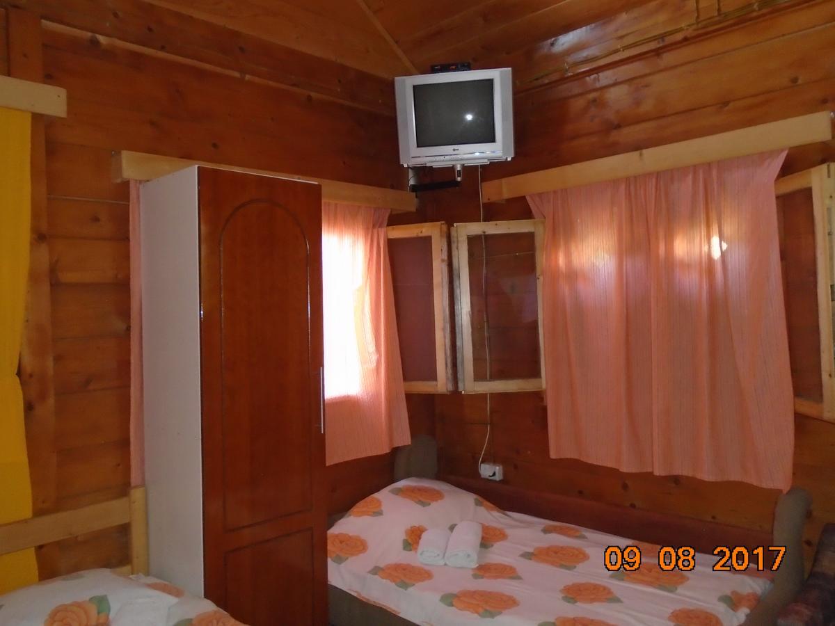 Guesthouse Kuzmanovic กูซา ภายนอก รูปภาพ
