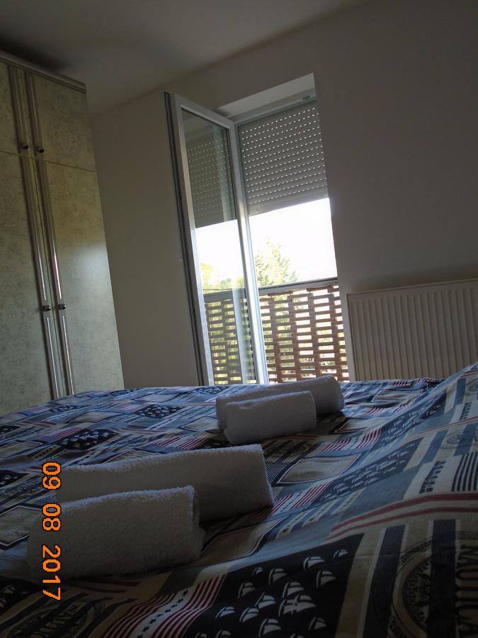 Guesthouse Kuzmanovic กูซา ภายนอก รูปภาพ