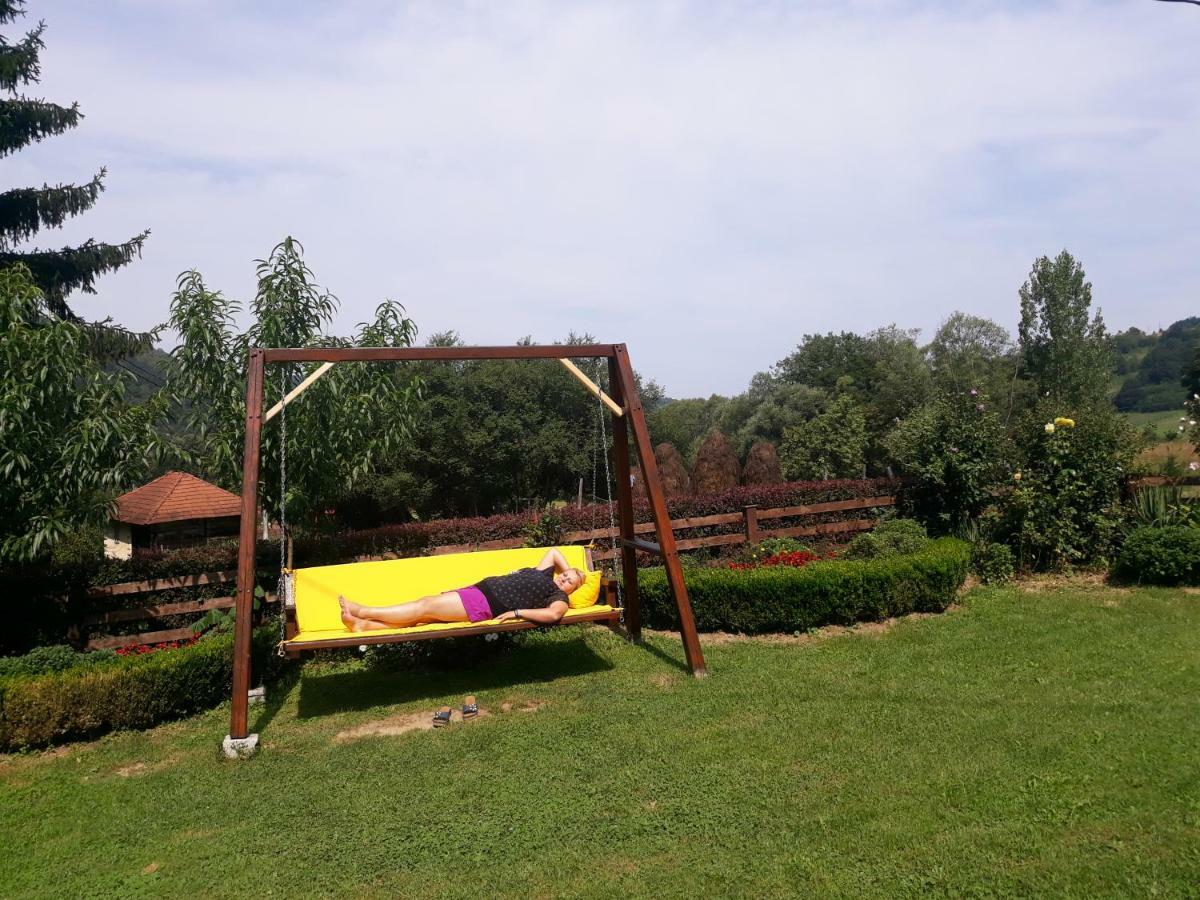 Guesthouse Kuzmanovic กูซา ภายนอก รูปภาพ
