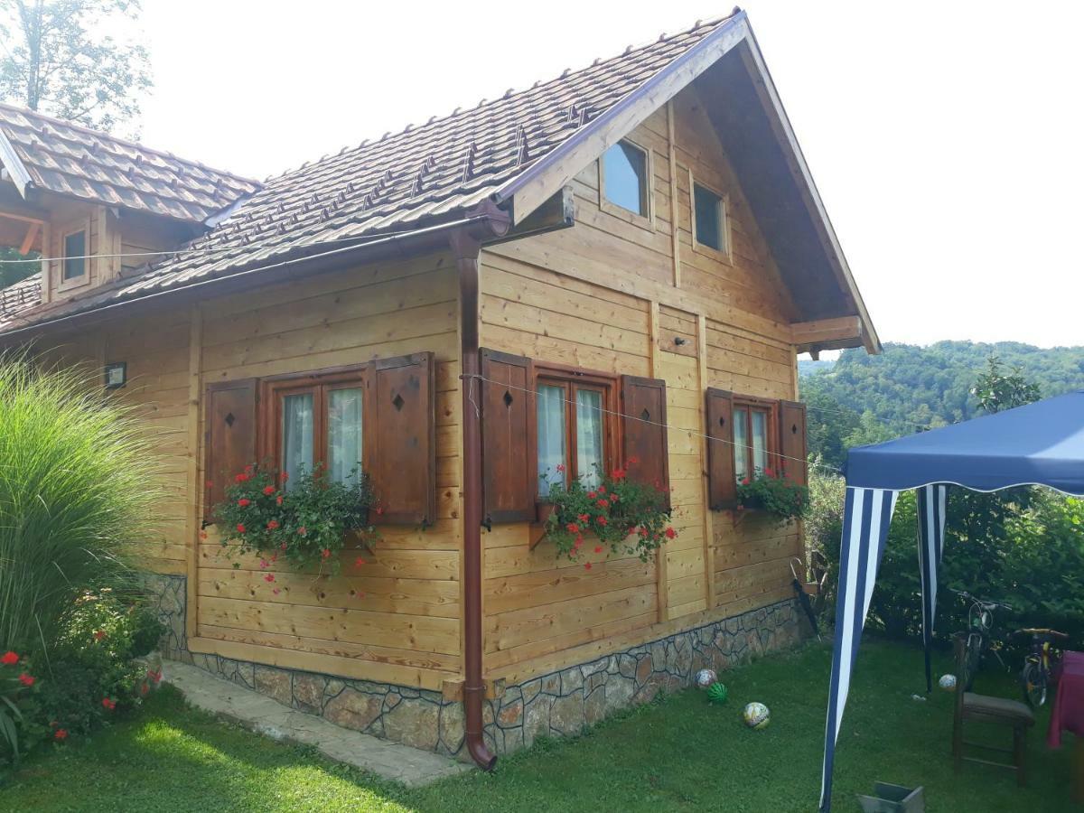 Guesthouse Kuzmanovic กูซา ภายนอก รูปภาพ