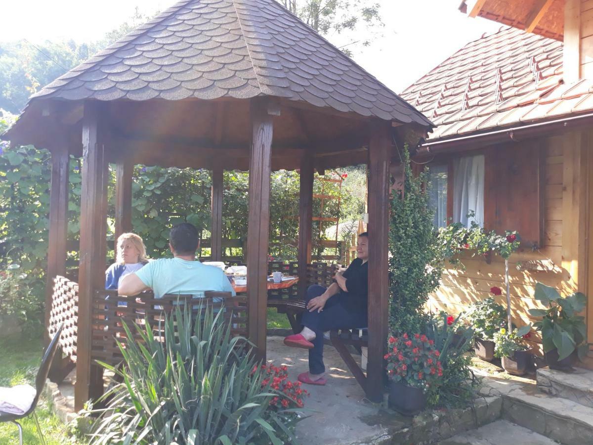 Guesthouse Kuzmanovic กูซา ภายนอก รูปภาพ